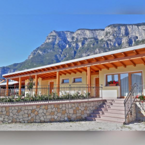 Отель Agriturismo L' Isola di Arturo  Тренто